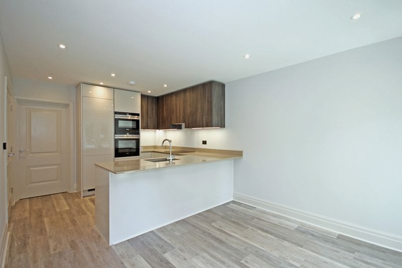 Fir Tree Court, Limpsfield Road